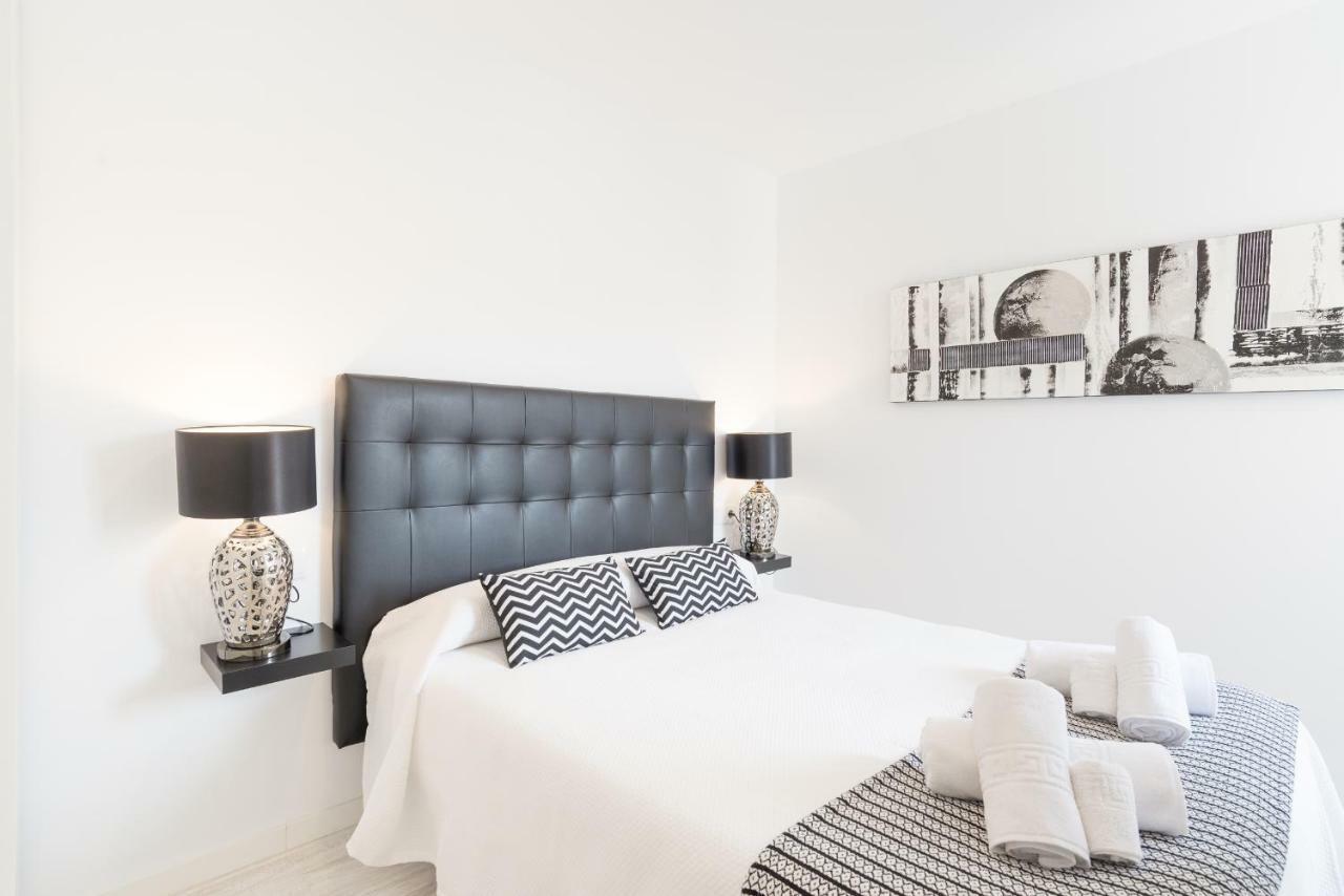 Stunning Spacious City Apartment With Free Parking Málaga Exterior foto