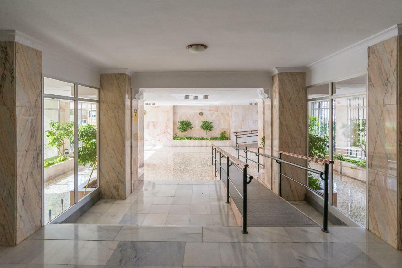 Stunning Spacious City Apartment With Free Parking Málaga Exterior foto