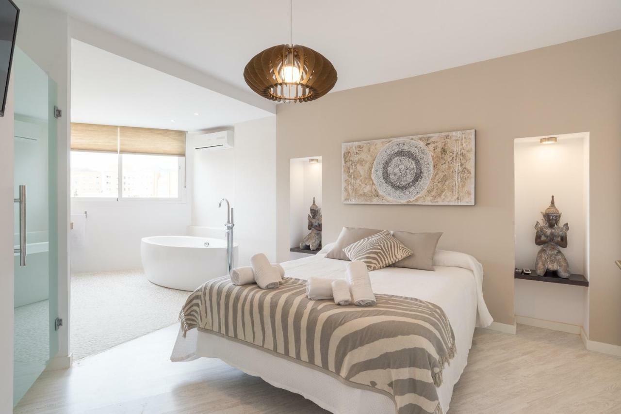 Stunning Spacious City Apartment With Free Parking Málaga Exterior foto